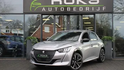 Grijs (metallic) Occasion 2023 Peugeot e-208 GTi Hatchback | € 18.950 (Goede deal)