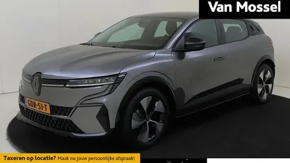 Grijs Gebruikt 2025 Renault Megane E-Tech Equilibre Hatchback | € 33.940 (Eerlijke prijs)