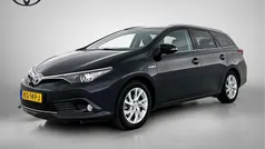 Zwart Gebruikt 2016 Toyota Auris Hybrid Trend Hatchback | € 11.750 (Eerlijke prijs)
