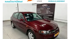 Rood, metallic lak Gebruikt 2005 Nissan Almera Acenta Hatchback | € 2.495 (Eerlijke prijs)