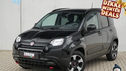 Zwart Gebruikt 2023 Fiat Panda Cross Cross Hatchback | € 16.450 (Eerlijke prijs)