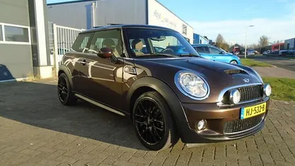Bruin Gebruikt 2010 Mini Cooper S Hatchback | € 6.499 (Eerlijke prijs)
