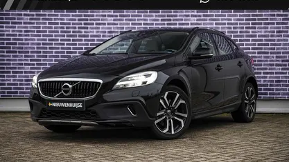 Gebruikt 2016 Volvo V40 Momentum Hatchback | € 16.899 (Eerlijke prijs)