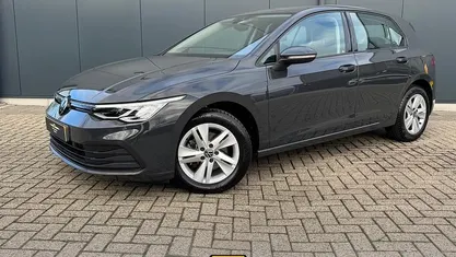Grijs Occasion 2021 VW Golf VII Life Hatchback | € 18.335 (Eerlijke prijs)