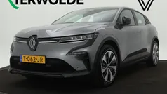 Gris schiste kqg Gebruikt 2024 Renault Mégane Evolution Hatchback | € 32.900 (Eerlijke prijs)