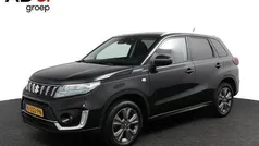 Zwart Gebruikt 2024 Suzuki Vitara SUV | € 25.400 (Eerlijke prijs)