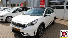 Gebruikt 2017 Kia Niro First Edition SUV | € 15.900 (Eerlijke prijs)