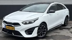 Deluxe white m Gebruikt 2023 Kia ProCeed GT-Line Hatchback | € 25.900 (Eerlijke prijs)