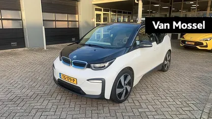 Wit Gebruikt 2018 BMW i3 Basis Hatchback | € 14.900 (Eerlijke prijs)