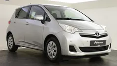 Grijs Gebruikt 2014 Toyota Verso-S Comfort MPV | € 10.899 (Eerlijke prijs)