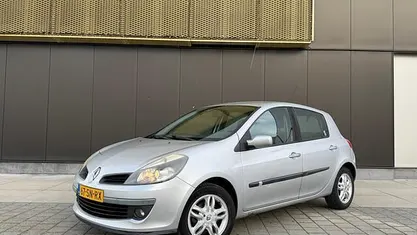 Grijs Occasion 2006 Renault Clio R.S. Dynamique Hatchback | € 1.799 (Eerlijke prijs)
