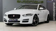 Wit (metallic) Gebruikt 2015 Jaguar XE Portfolio Sedan | € 19.895 (Super prijs)