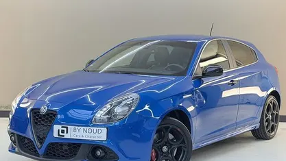 Blauw (metallic) Occasion 2018 Alfa Romeo Giulietta Super Hatchback | € 13.450 (Eerlijke prijs)