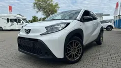 Wit Gebruikt 2024 Toyota Aygo Play Hatchback | € 19.735 (Eerlijke prijs)