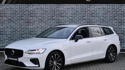 Occasion 2025 Volvo V60 Plus Stationwagen | € 44.894 (Eerlijke prijs)