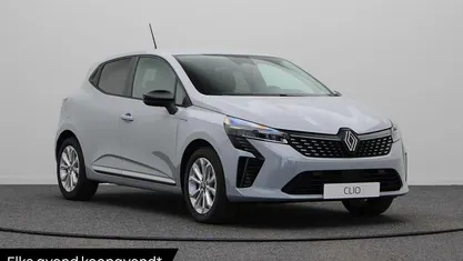 Gebruikt 2025 Renault Clio V Evolution Hatchback | € 24.845 (Eerlijke prijs)