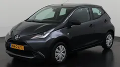 Grijs Gebruikt 2017 Toyota Aygo Hatchback | € 8.895 (Eerlijke prijs)
