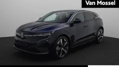 Bleu nocturne rre (donker blauw) Gebruikt 2024 Renault Megane E-Tech Techno Hatchback | € 27.430 (Goede deal)