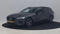 Grijs Gebruikt 2021 Volvo V60 R-Design Stationwagen | € 33.400 (Eerlijke prijs)