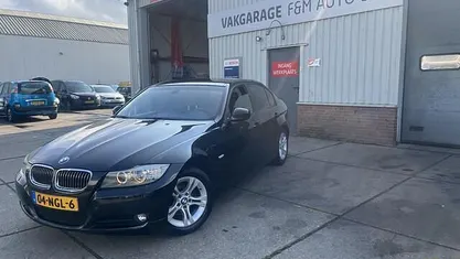 Zwart Gebruikt 2010 BMW 318 M Sport Sedan | € 6.950 (Eerlijke prijs)