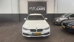 Wit Gebruikt 2018 BMW 320 Executive Stationwagen | € 11.950 (Eerlijke prijs)