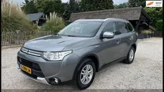 Grijs Gebruikt 2015 Mitsubishi Outlander Edition SUV | € 11.495 (Goede deal)