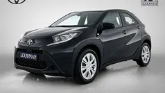 Gebruikt 2025 Toyota Aygo Play Hatchback | € 21.845 (Eerlijke prijs)