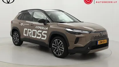 Bruin Nieuw 2025 Toyota Corolla Cross Executive SUV | € 48.999 (Eerlijke prijs)