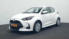 Wit Gebruikt 2023 Toyota Yaris Hybrid Active Hatchback | € 22.445 (Eerlijke prijs)