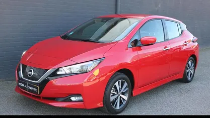 Occasion Nissan Leaf Acenta 110 kW (150 PK) 2021 Rood Hatchback
