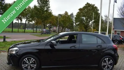 Zwart Occasion 2017 Mercedes A160 Ambition Hatchback | € 8.999 (Goede deal)
