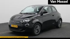 Zwart Gebruikt 2022 Fiat 500e Icon Hatchback | € 15.945 (Eerlijke prijs)