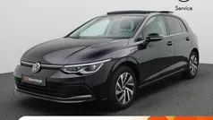 Zwart Gebruikt 2021 VW Golf VIII Style Hatchback | € 25.500 (Goede deal)