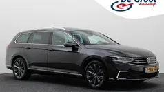 Grijs Gebruikt 2022 VW Passat Business Stationwagen | € 26.950 (Eerlijke prijs)