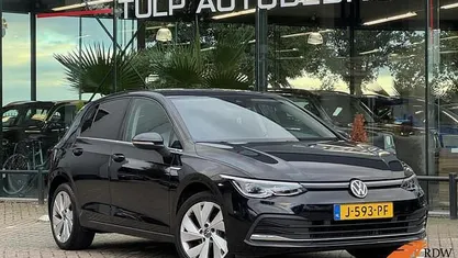 Occasion 2020 VW Golf VIII Style Hatchback | € 18.749 (Eerlijke prijs)
