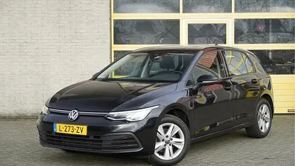 Occasion VW Golf VIII Life 112 PK (82 kW) 2021 Zwart Hatchback