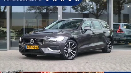 Grijs Gebruikt 2022 Volvo V60 Stationwagen | € 41.950 (Eerlijke prijs)