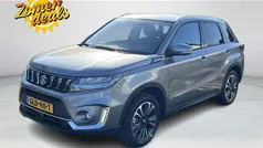 Grijs Gebruikt 2024 Suzuki Vitara Style SUV | € 29.945 (Eerlijke prijs)