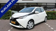 Wit Gebruikt 2018 Toyota Aygo X-play Hatchback | € 9.950 (Eerlijke prijs)