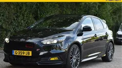 Zwart Gebruikt 2015 Ford Focus ST Hatchback | € 19.955 (Super prijs)