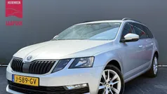 Grijs Gebruikt 2020 Skoda Octavia Business Line Stationwagen | € 16.899 (Goede deal)