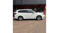 Gebruikt 2020 Mitsubishi Outlander SUV | € 21.495 (Eerlijke prijs)