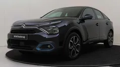 Zwart, metallic lak Gebruikt 2023 Citroën e-C4 Feel SUV | € 20.775 (Eerlijke prijs)