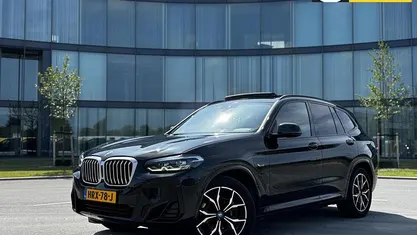 Zwart Occasion 2022 BMW X3 Executive SUV | € 44.880 (Eerlijke prijs)