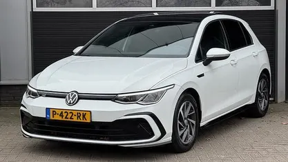 Wit Occasion 2021 VW Golf VIII IQ Drive Hatchback | € 18.450 (Goede deal)