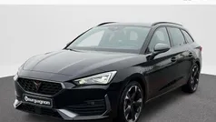 Zwart, metallic lak Gebruikt 2024 Cupra Leon Stationwagen | € 32.900 (Eerlijke prijs)