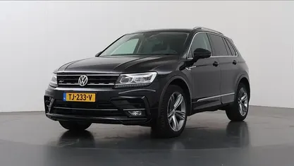 Zwart Occasion 2018 VW Tiguan Highline SUV | € 26.830 (Eerlijke prijs)