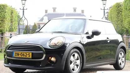 Occasion Mini Cooper Salt 102 PK (75 kW) 2019 Zwart Hatchback