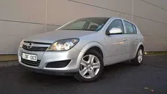 Grijs Gebruikt 2013 Opel Astra Cosmo Sedan | € 7.800 (Eerlijke prijs)