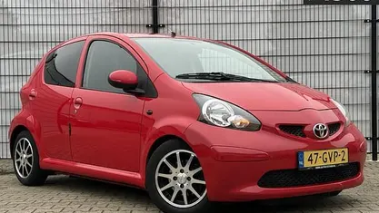 Rood Gebruikt 2008 Toyota Aygo Hatchback | € 2.450 (Goede deal)